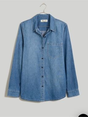 Madewell Denim Button-Up Shirt in Nielsen
Wash size Small